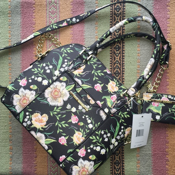 *SOLD* NWT Steve Madden Black Floral Crossbody - Picture 2 of 8